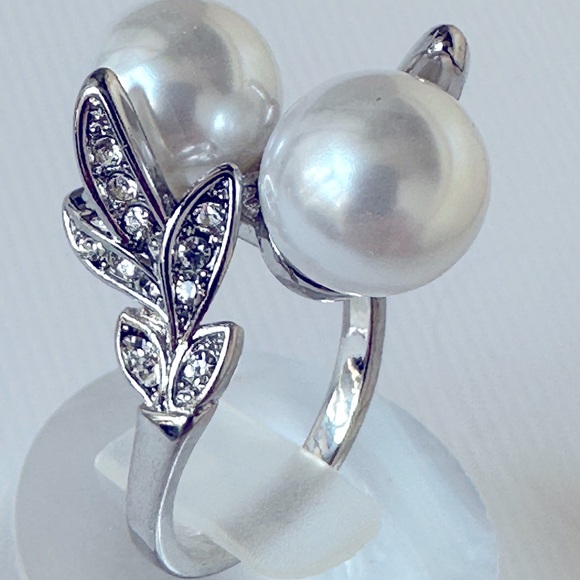 Elegant Ring Sparkling Leaf Design Inlaid Artificial Pearls & Rhinestones. - Picture 6 of 6